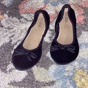 Falls Creek Women’s flats/slippers,EUC size 9